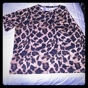 Cheetah boyfriend tee